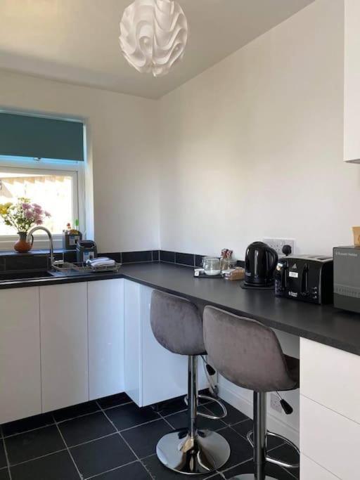Dingley Dell - Superb Location For Truro In Private Accommodation Perranwell Exterior foto