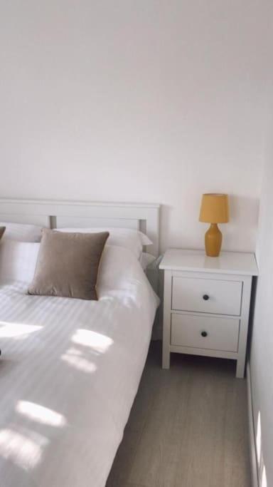 Dingley Dell - Superb Location For Truro In Private Accommodation Perranwell Exterior foto