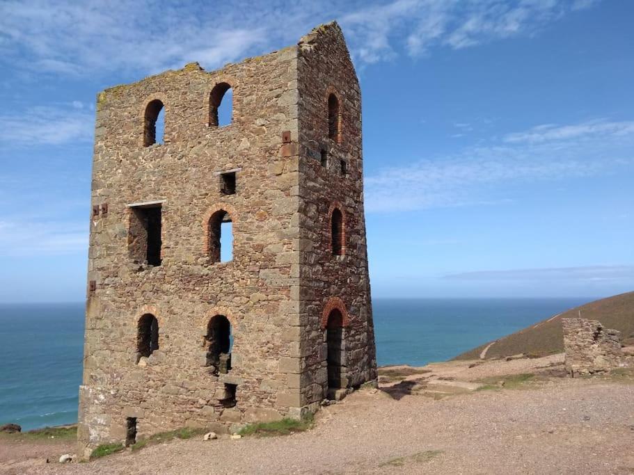 Dingley Dell - Superb Location For Truro In Private Accommodation Perranwell Exterior foto